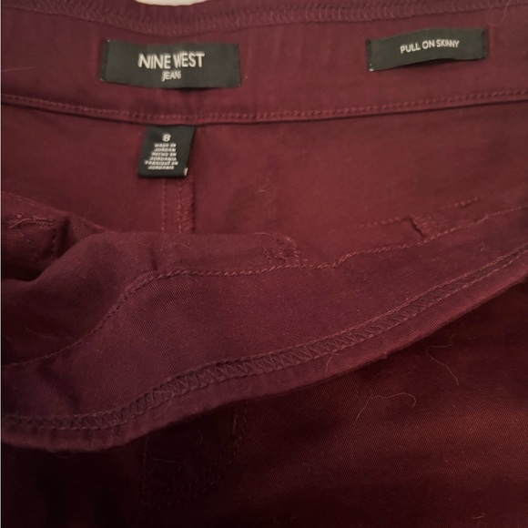 Nine West pull on skinny maroon color size 8 - Picture 3 of 3
